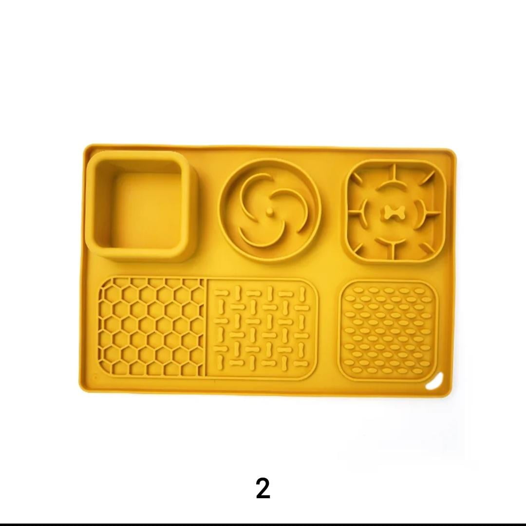 EAYO Dog and Cat Slow Feeder, Licking Pad, Puzzle Enrichment Silicone Lick Mat with Butter, Yogurt, Peanut, Frozen Food, Brown (3 Pack)