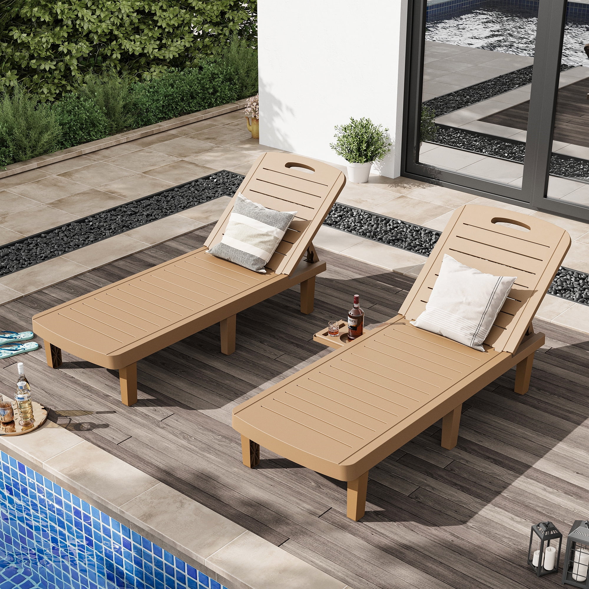 Outdoor lounge chair with cup holder best sale