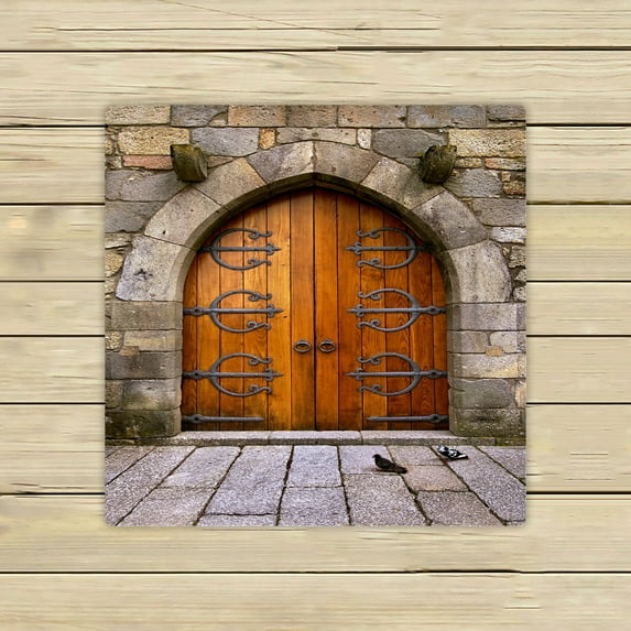 ECZJNT old wooden door iron ornaments medieval castle Beach Bath Towels Shower Towel For Home Outdoor Travel 13x13 Inch