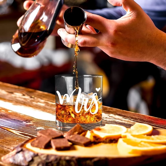 EFEMF-Mis Couple Gifts Whiskey Glass, Bridal Shower Mr And Mrs GiftWedding Married Engagement Old Fashioned Rocks Glasses, Wedding Whiskey Gifts for Couples Newlyweds Husband Wife Mr Mis, 10 Oz