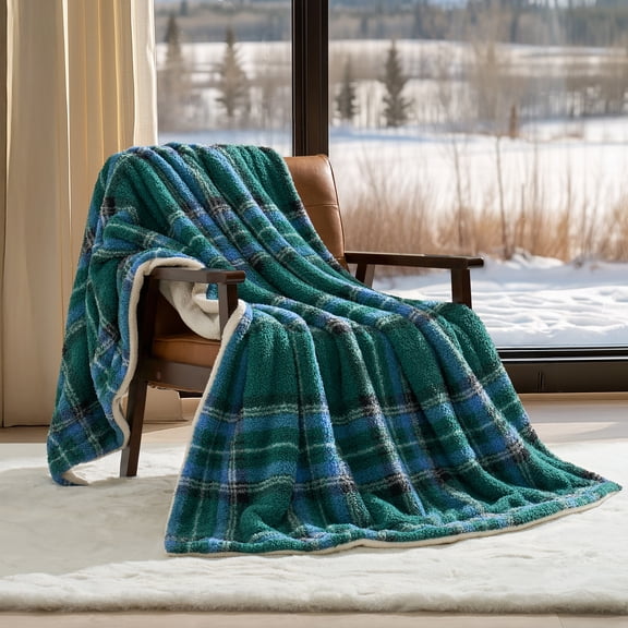 Evergrace Cozy Christmas Throw Green Check 50"x72"