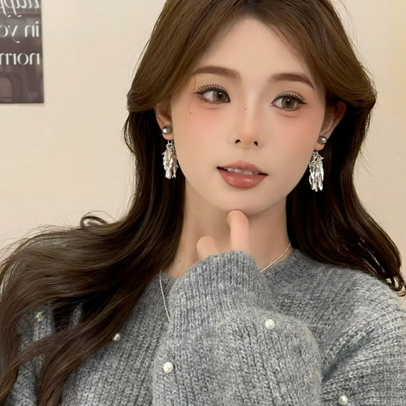 EKE Women’s Earrings Retro Vintage Elegant Design Lightweight Fashion Jewelry for Daily and Formal Wear