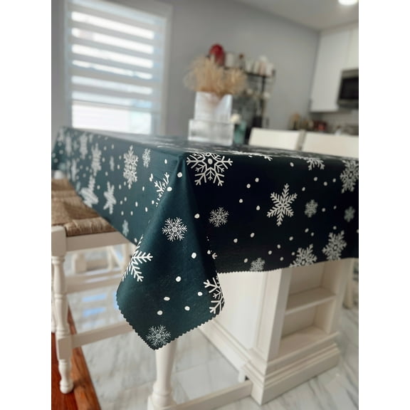 EKIB Washable, Wrinkle Resistant Green Snowflakes Tablecloth, 63" x 87"