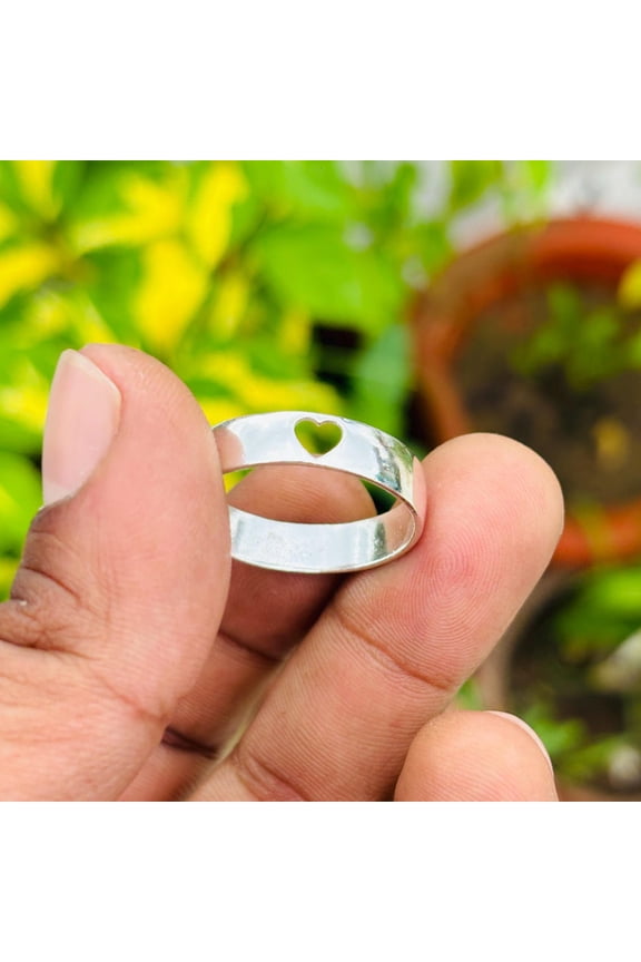 - Premium 925 Sterling Silver Fine Handmade Fine Ring Elegant Artisan Crafted Contemporary Band Luxury Style Jewelry