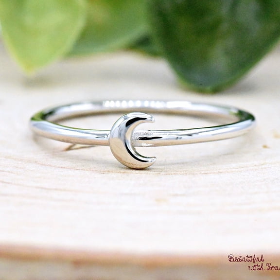 ELANZAA JEWELS- Silver Garnet Ring Handcrafted 925 Sterling Silver Oval Gemstone Band With Custom Ring Size