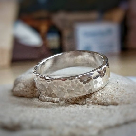 Metel Rigs ELANZAA JEWELS hammered silver ring: Unisex 5mm Wide Flat Band with ...