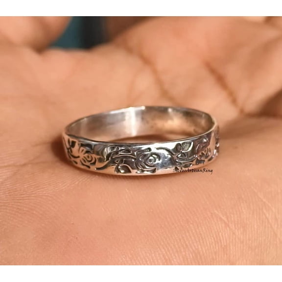 ELANZAA JEWELS silver rose ring with detailed floral band and romantic botanical motif