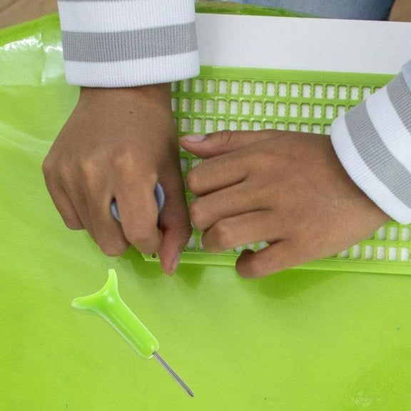 ELAYARD Green Plastic Writing Aid Tool for Beginners, Designed for Blind Users, Ideal for Home Use, 1 Piece