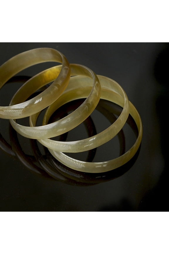 Elegant Vintage Ox Horn Wide Bangle Bracelet in Beige for Stylish Daily Accessories