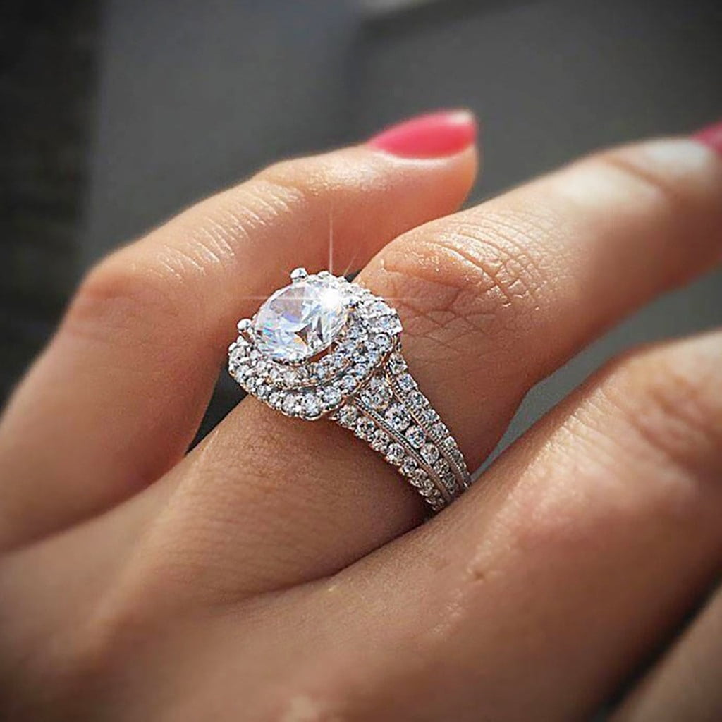 18 K White Gold Diamond Ring For Anniversary Gift Luxury Diamond Ring For  Her at Rs 88205 | सफेद सोने की अंगूठी in Surat | ID: 24534813833