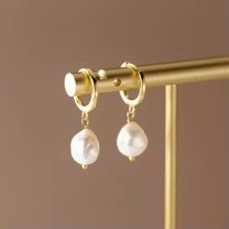 EOEMY 925 Sterling Silver Baroque Freshwater Pearl Hoop Huggie Drop Earrings A1426-Gold