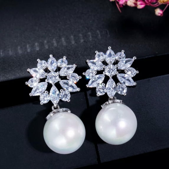 EOEMY Gorgeous White Gold Plated Cubic Zircon Bridal Flower Leaf Pearl Dangle Earrings