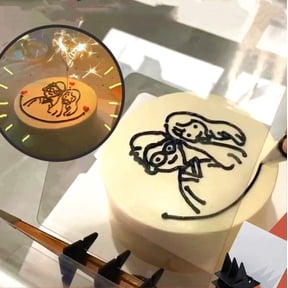 ERDOUY Art Gift Optical Dessert Projector -Tracing Board Copy Pad & Stand, Cake Easy Drawing Mold Sketching Tool Anime Painting Panel Crafts for Kids Adults Baking Lovers (Black)