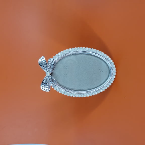 ERHCOVDQ Oval Pearl-Embellished Picture Frame with Pearl Border, Elegant Tabletop Decor