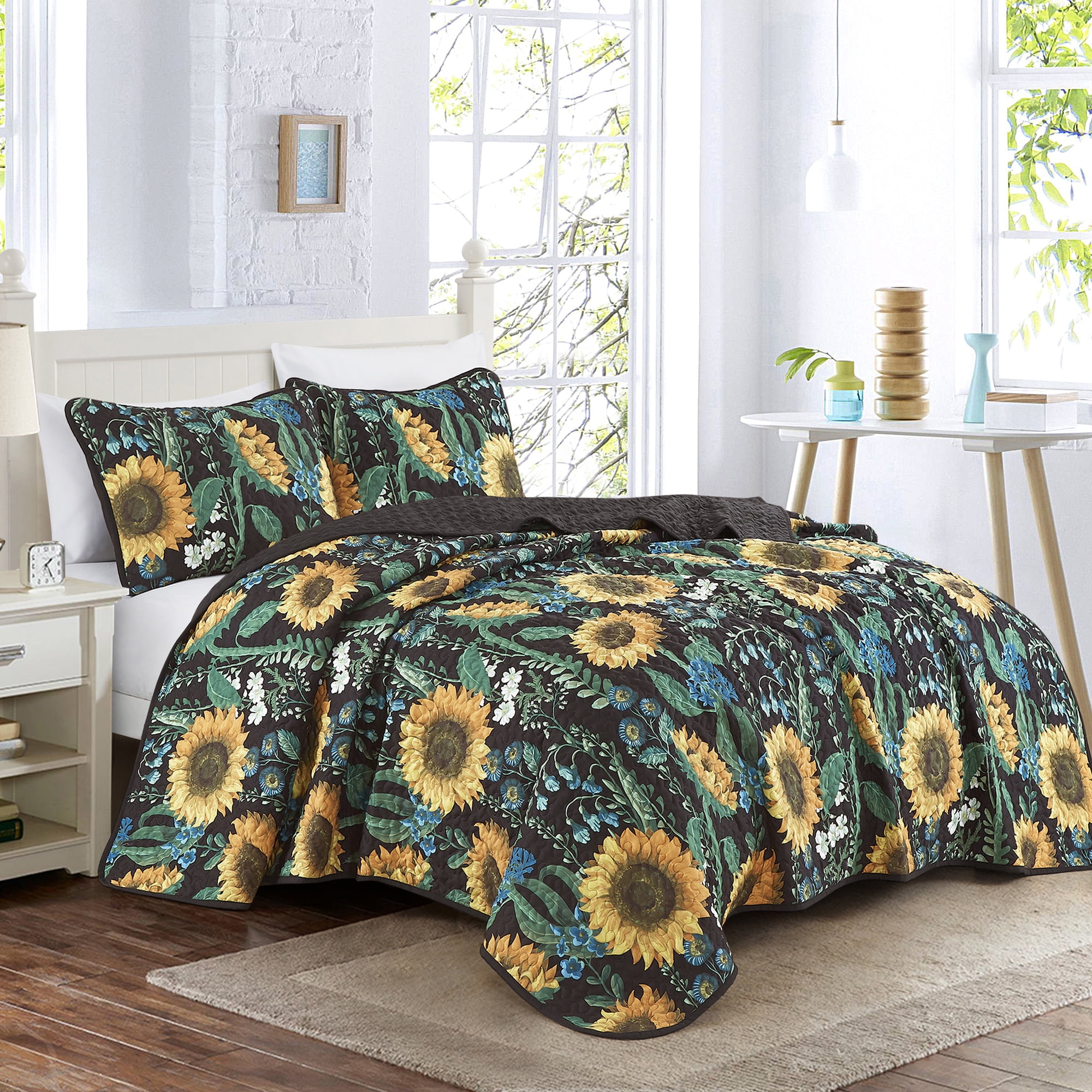 King Black Microfiber Reversible Sunflower Quilt Set