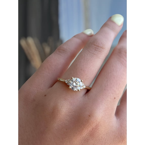 ESTE ORIGIN 1.15ctw Round Lab Grown Diamond Trinity Accent Ring 14K White Gold Ring for Women US 5.5
