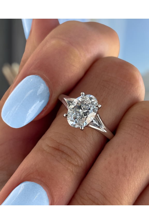 2.00Ct Oval Cut Lab-Grown Diamond Solitaire Engagement Ring – 4 Claw Cathedral Setting, Divergent 2mm Band in 18K Rose Gold for Women