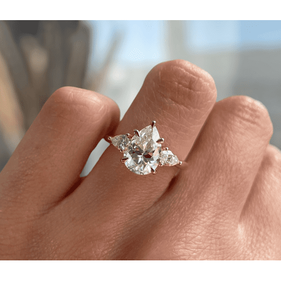 ESTE ORIGIN 2.00Ct Pear Cut Moissanite Trilogy Engagement Ring – 5 Claw Cathedral Setting in 14K White Gold for Women US 10.5