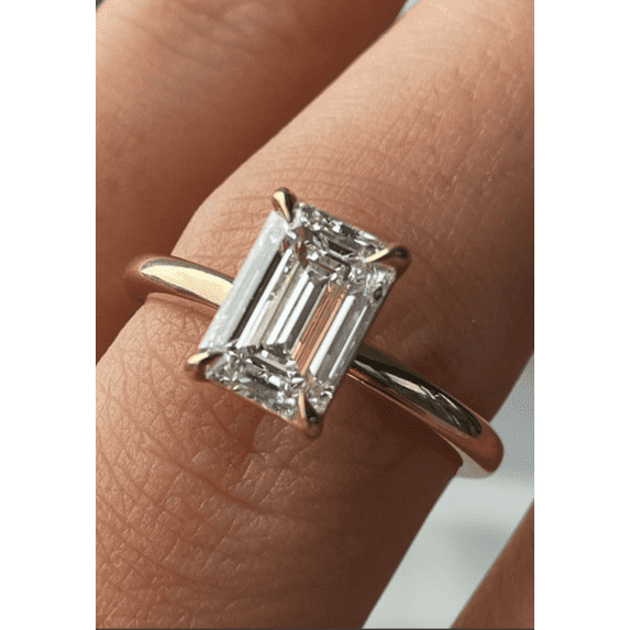 ESTE ORIGIN 2Ct Emerald Cut Moissanite Solitaire Ring in 10K White Gold Emerald Ring for Women – Emerald Engagement Ring, US 5.5.