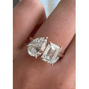 ESTE ORIGIN 4Ct Toi Et Moi Ring - Pear & Emerald Cut Moissanite Diamond Engagement Ring in 10K White Gold Two Stone Ring for Women, US 4.