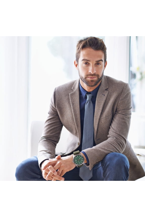 Canvas Strap Unisex Quartz Watch with Calendar and Scratch Resistant Glass Green Color