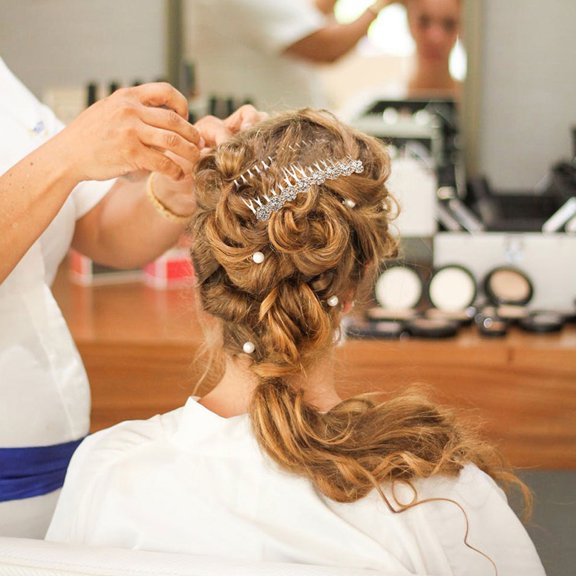 ETHZZLE 2-Pack Bridal Hair Combs with Rhinestone Flower Design, Assorted Colors, Elegant Accessories for Weddings and Special Events