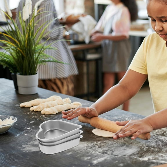 ETHZZLE 3Pcs Heart Shaped Baking Pans Fast Heat Transfer Non Stick Metal Molds