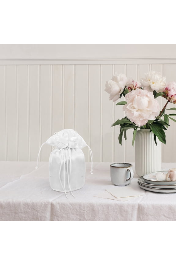 White Bridal Wedding Purse with Heart Shaped Floral Design, Elegant Drawstring Bag for Bride Accessories