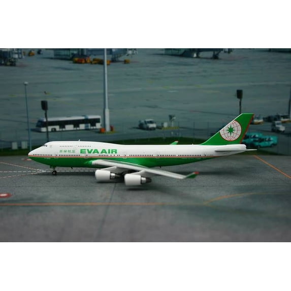 EVA Air 747-400 B-16409 "Last Flight" (1:400)