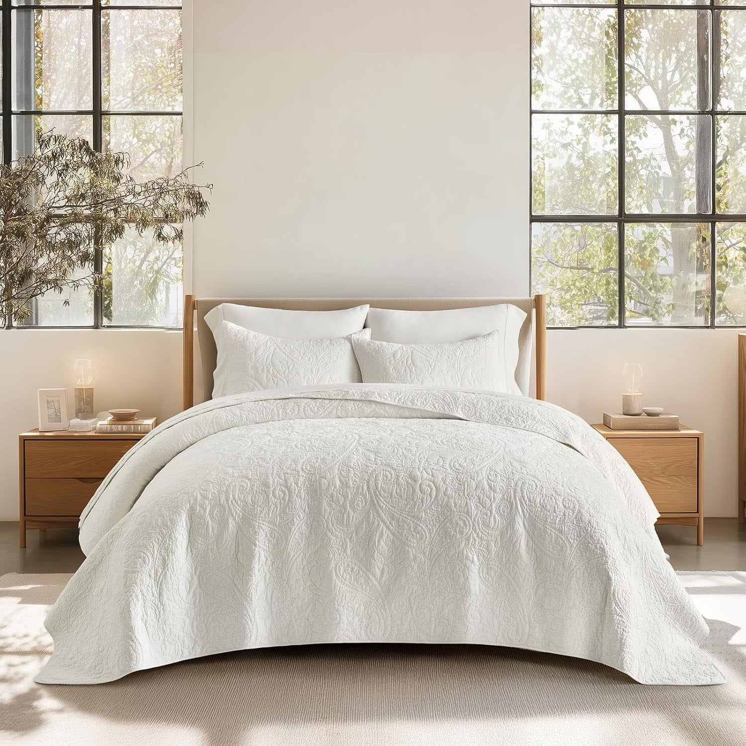 EVERGRACE 100% Cotton Paisley Quilt Set, Oversized King 3 Piece Set – Prewashed Lightweight Bedspread with 2 Shams, Soft & Breathable Matelasse Coverlet for All-Season Comfort, Bright White