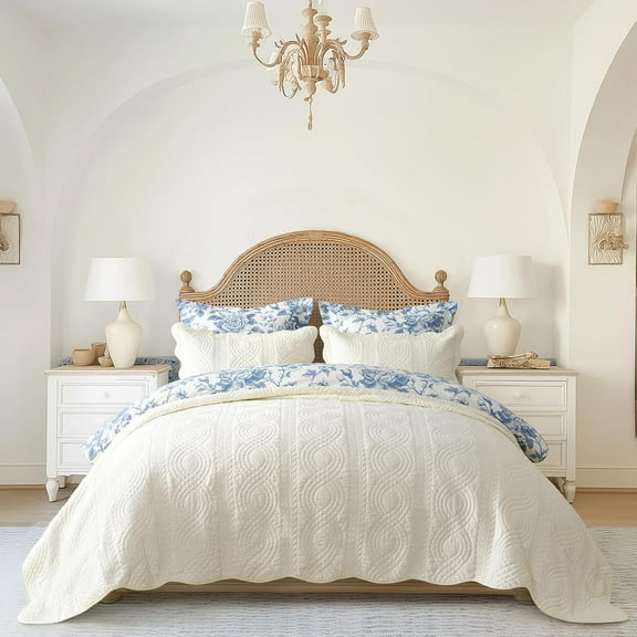 EVERGRACE 100% Cotton Scallop Quilt Set, Queen Size 3 Piece Set Lightweight Bedspread with 2 Shams, Soft Prewashed Coverlet for Cozy and Elegant Bedding, Ivory Cream