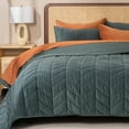 thumbnail image 1 of EVERGRACE 3 Pieces Luxurious Velvet King Quilts, Ultra Soft Lightweight Velvet Comforter Set, Matelasse Oversized Bedspread Coverlet for All Season with 2 Shams, Forest Green, 108''x96'', 1 of 7