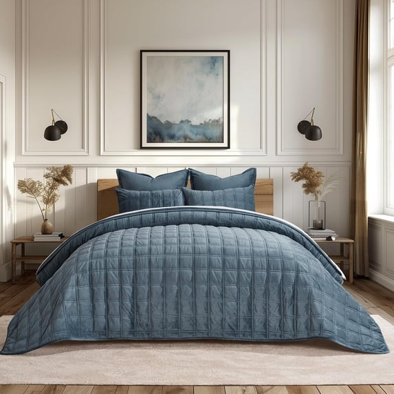 EVERGRACE 3 Pieces Luxurious Velvet Quilt Queen Size, Ultra Soft Bedspread Coverlet Set, Double Box Stitch Lightweight Velvet Comforter for All Season with 2 Shams, Stormy Blue, 92''x96''