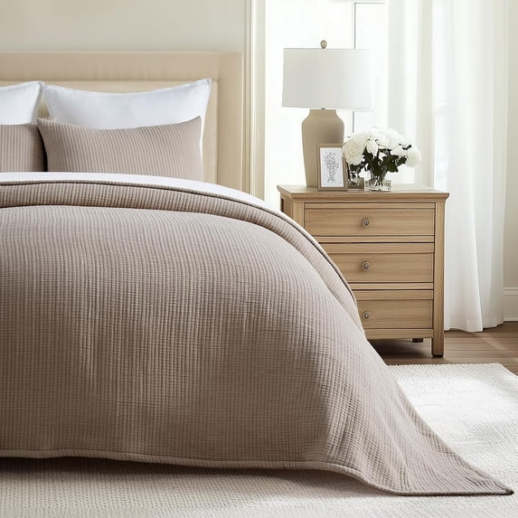 EVERGRACE Cotton Gauze King Bedspread, Ultra Soft Prewashed Pick Stitch Matelassé Coverlet, Lightweight Textured Oversized King Quilt Bedding Set for All Season, with 2 Shams, Mocha Brown