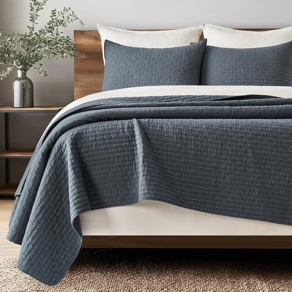 EVERGRACE Cross Stitch Pre-Washed Cotton Quilt Bedding Set King Size, Oversized 3 Pieces Lightweight Bedspread Coverlet for All Season, with 2 Matching Shams, Midnight Blue, 108"x96"