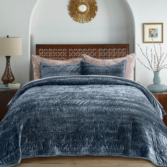 EVERGRACE Luxury Ruched Velvet Quilt Queen Size, Ultra Soft Bedspread Coverlet Set, Lightweight Velvet Comforter, Quilted Bedding Cover with 2 Matching Shams for All Season, Stormy Blue