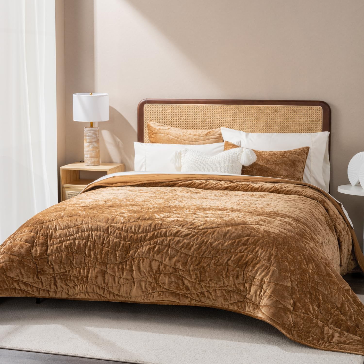 EVERGRACE Luxury Velvet Quilt King Size, Ultra Soft Wave Crushed Velvet ...