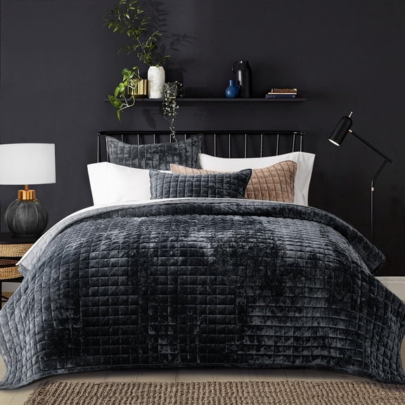 EVERGRACE Luxury Velvet Quilt Set King Size Bedding Sets, Ultra Soft Velvet Comforter Set, Lightweight Channel Box Stitch Oversized Bedspread Coverlet for All Season, with 2 Shams, Black