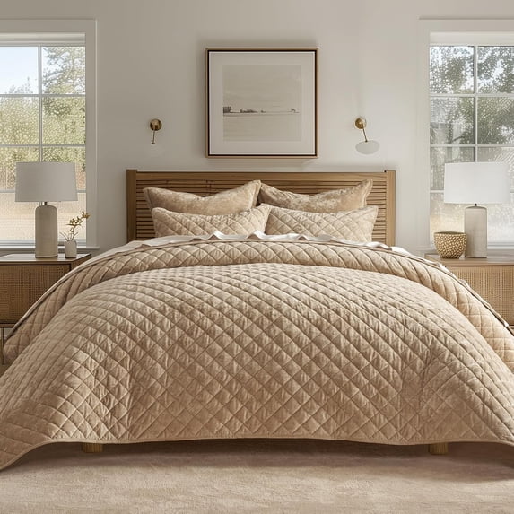 EVERGRACE Luxury Velvet Quilt Set King Size, Diamond Quilted Lightweight Velvet Comforter for All Season, Ultra Soft Oversized Bedspread Coverlet Bedding Set with 2 Pillow Shams, Beige Taupe