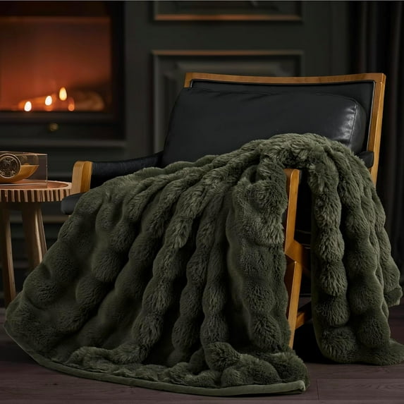 EVERGRACE Ultra Soft Luxury Fluffy Faux Rabbit Fur Throw Blanket, Thick Warm Bubble Throw for Bed, Cozy Plush Reversible Blankets for Couch, Chair, Sofa, Green, 60x80 Inches, 870 GSM