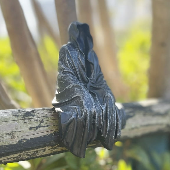 EWINHUIYING 5 Inch Mysterious Black Robe Statue spooky Decorations with Resin Figurine Indoor Outdoor Shelf Desk Garden Decoration
