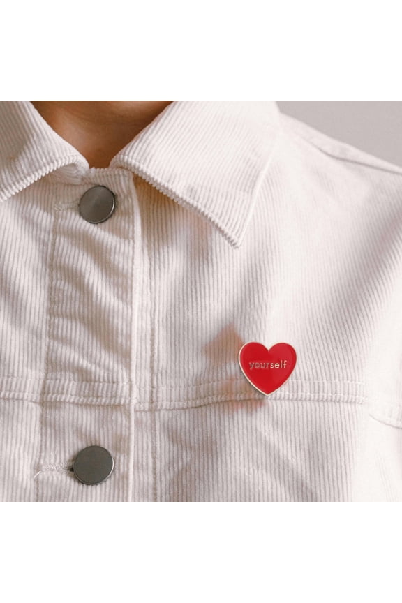 Heart Shaped Enamel Pin Red Love Brooch for Valentines Day Party Favor Accessories