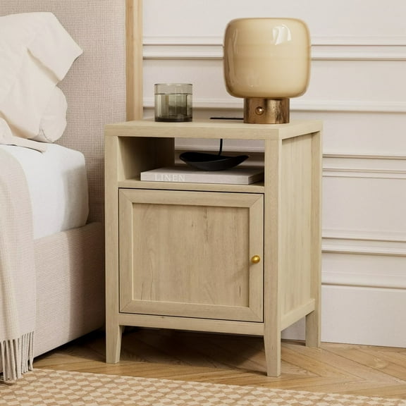 EYYTHUNG Farmhouse End Table with Charging Station, Modern Nightstands with Storage and Open Shelf, Bedside Tables for Bedroom, Light Oak