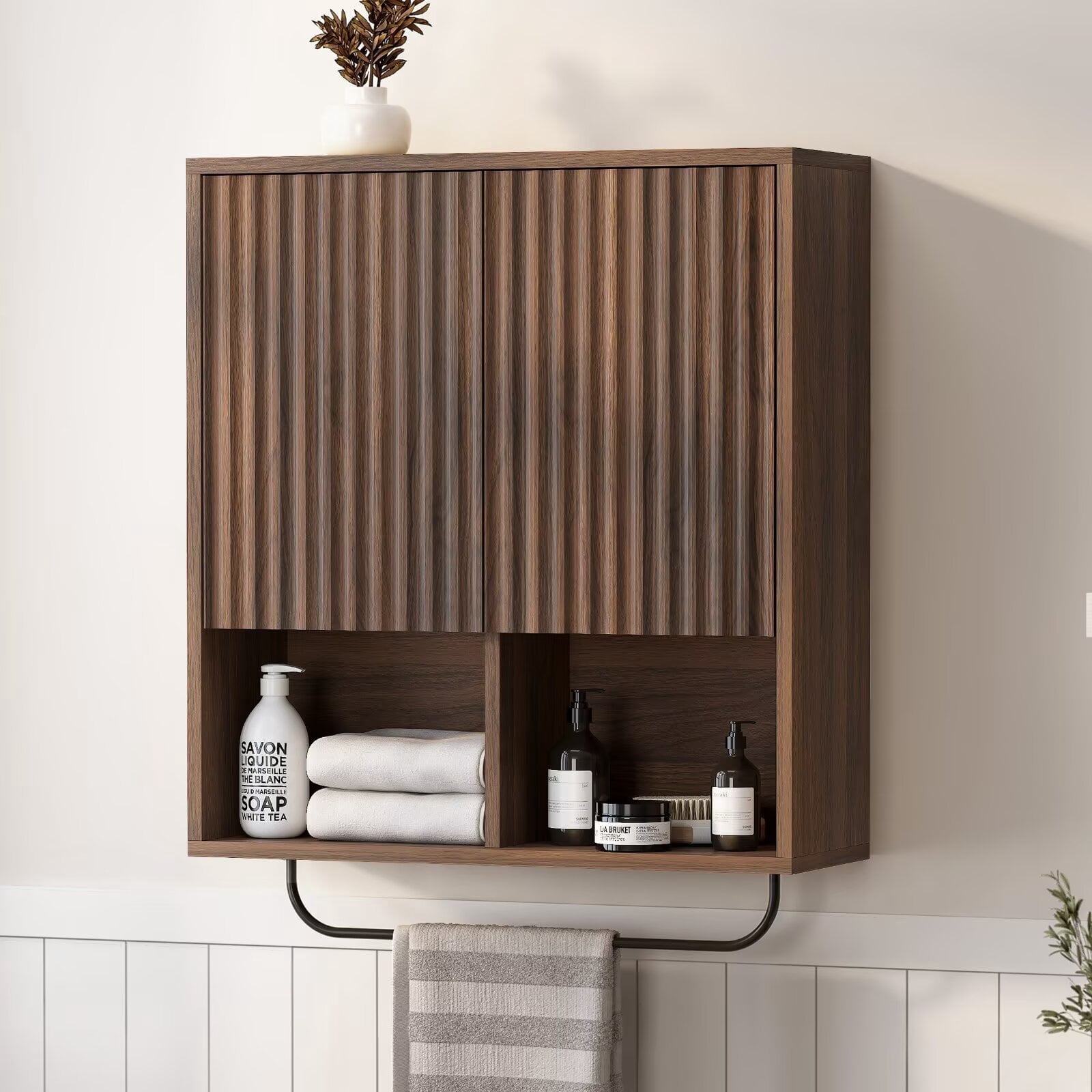 EYYTHUNG Fluted Wooden Medicine Cabinet Storage, Brown Bathroom Wall Cabinet with 2 Doors Adjustable Shelf and Towels Bar