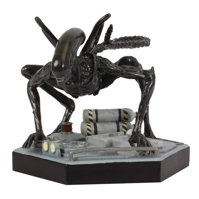 Alien covenant hotsell xenomorph figure