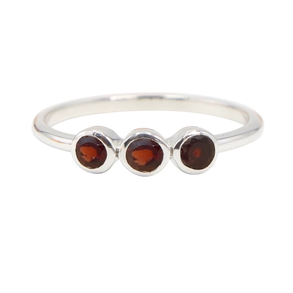 Earth Gems Jewelry Garnet Birthstone Ring for Women, Sterling Silver Minimalist Gemstone Ring, January Birthstone Jewelry