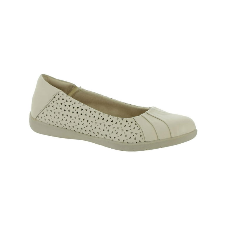 https://i5.walmartimages.com/seo/Earth-Origins-Womens-Fiona-Leather-Slip-On-Ballet-Flats_0b4b156d-1654-42aa-af15-491cc209655c.27537be0337dec1d3c355d6690b4f78e.jpeg?odnHeight=768&odnWidth=768&odnBg=FFFFFF