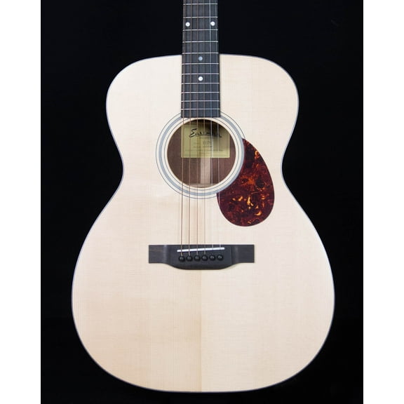 Eastman E1OM Acoustic with Deluxe Bag, Natural