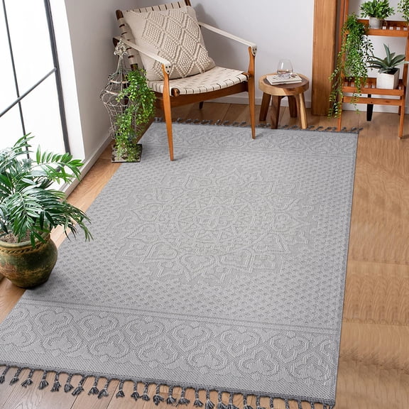 Easy Maintenance Rug - Keep Your Entryway or Nursery Clean with Regular Vacuuming