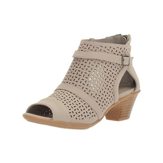 Easy Street Carrigan Sandals (Women)